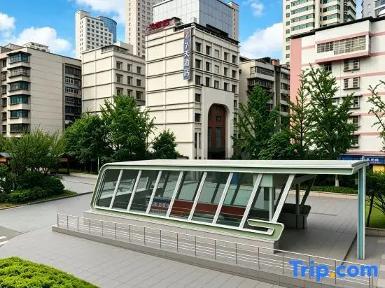 7Days Inn Hotel (Guiyang Fountain Subway Station Minsheng Road Food Street)