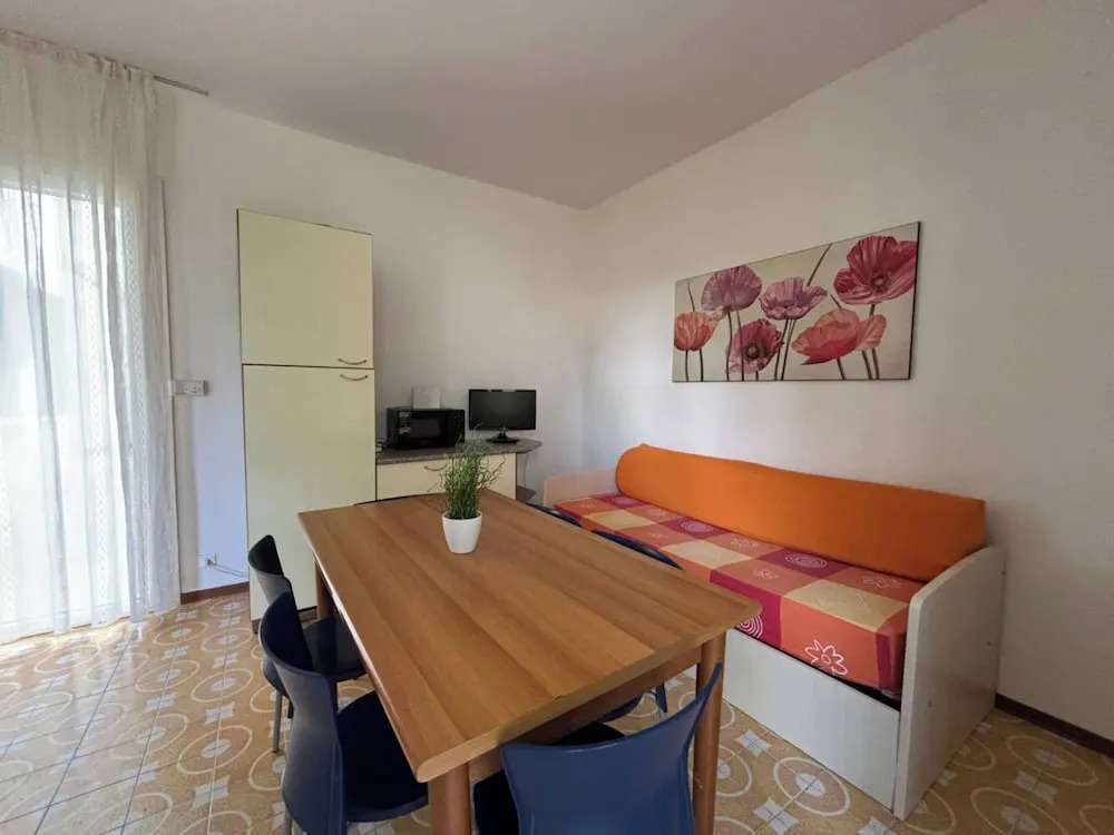 Villa with garden 250 meters from the beach
