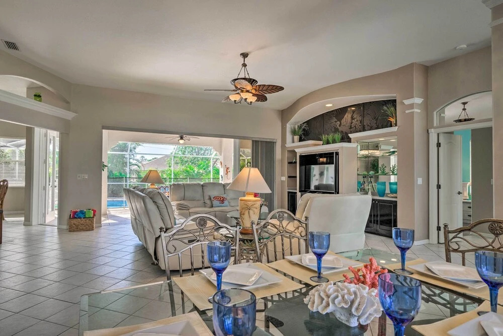 'villa Coral Mermaid' Getaway w/ Pool!