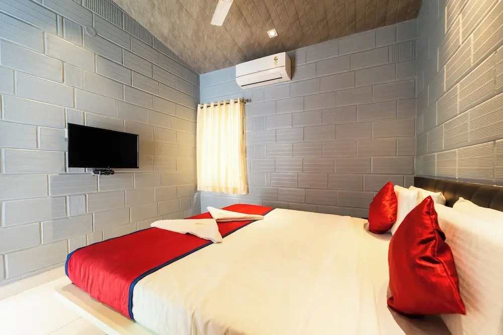 Seasons Suites HBR