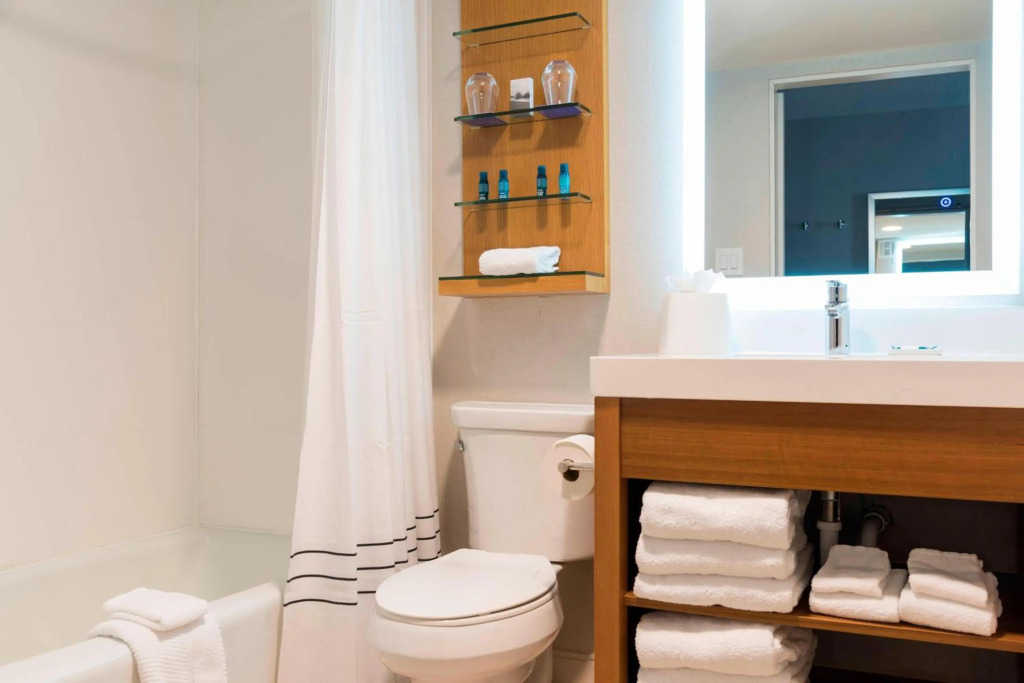 Sonesta Hotel Grand Rapids Airport
