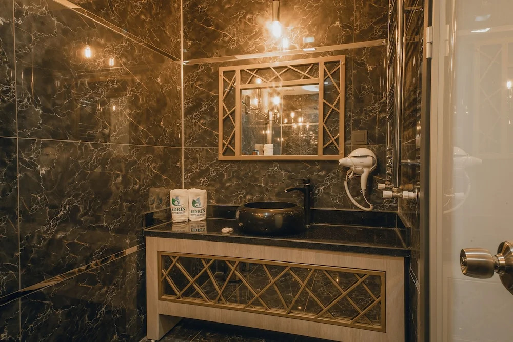Edrin Hotel