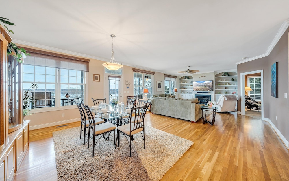 Lake Lookout - Private Home With Lake Views & Game Room
