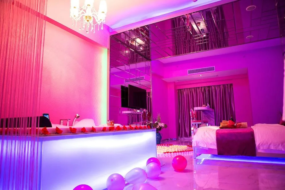 Rose Lover Hotel