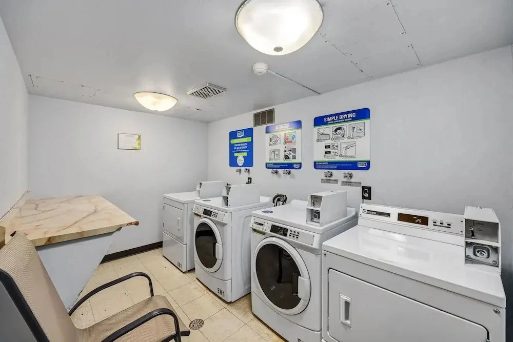 Old Town Condo Near CSU Pool, Sauna, Gym & Bikes