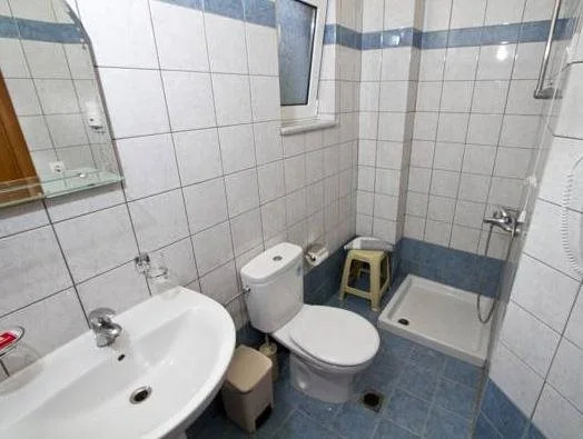 Nikos Apartments