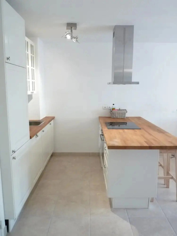 Elegant 2 Bed Apartment With Modern Design and Terrace Close to Beaches and Cannes Center - 546