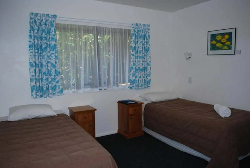 Lochmara Lodge - 20mins by boat from Picton