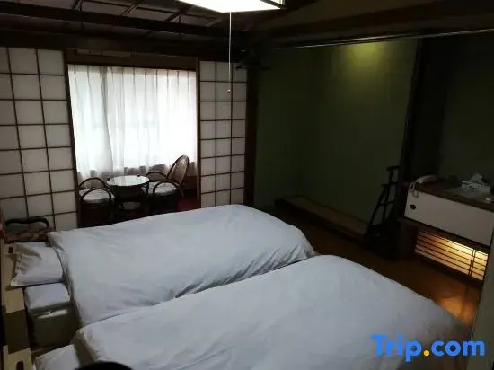 Tokuzushi Ryokan