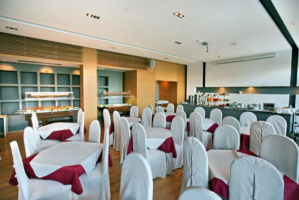 Sandy Bay Hotel