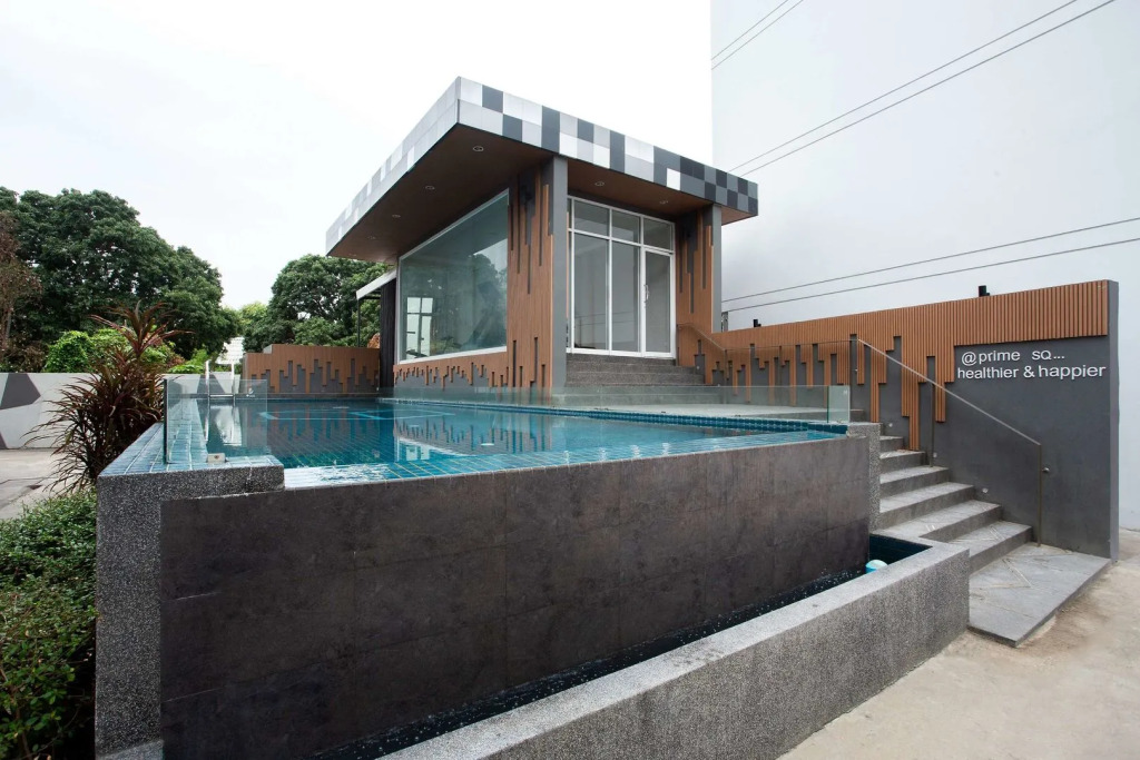 Prime Square Hotel