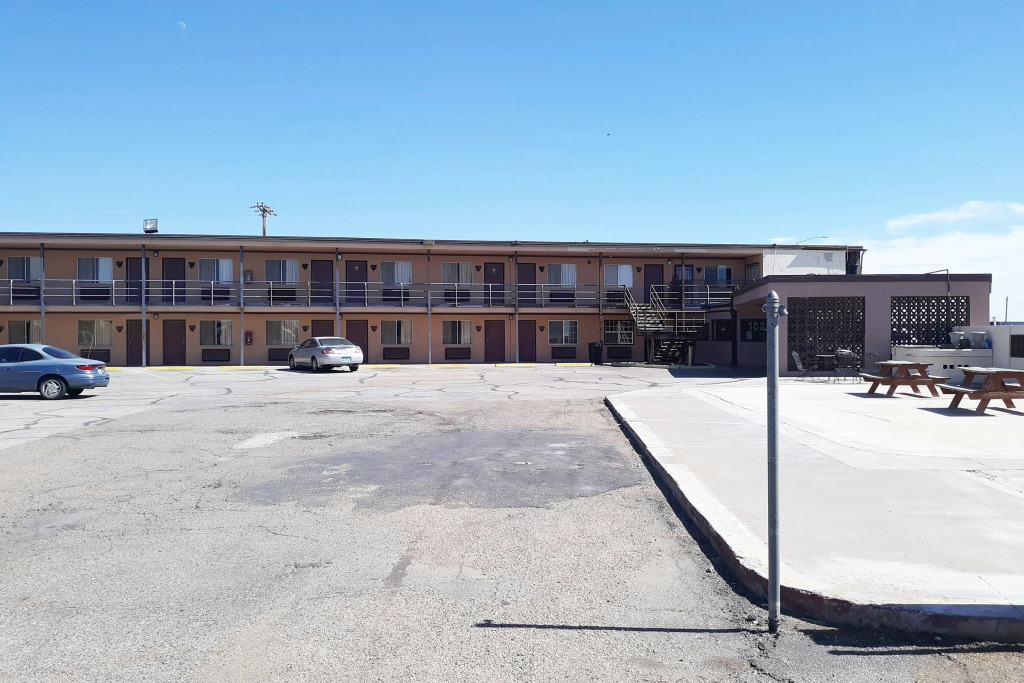 OYO Hotel Kings at Clovis