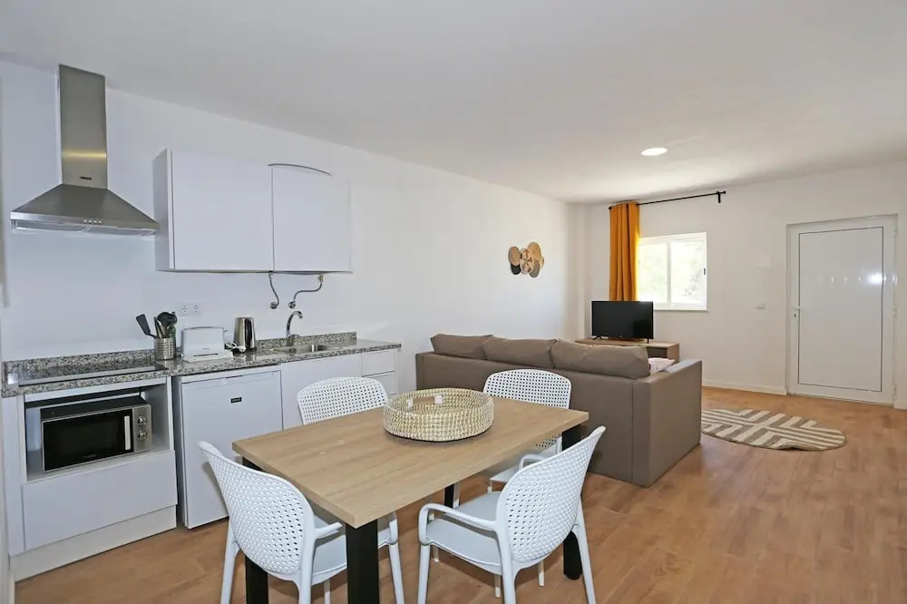 X 10 - 2 Bed Apartment in Quinta da Ponte