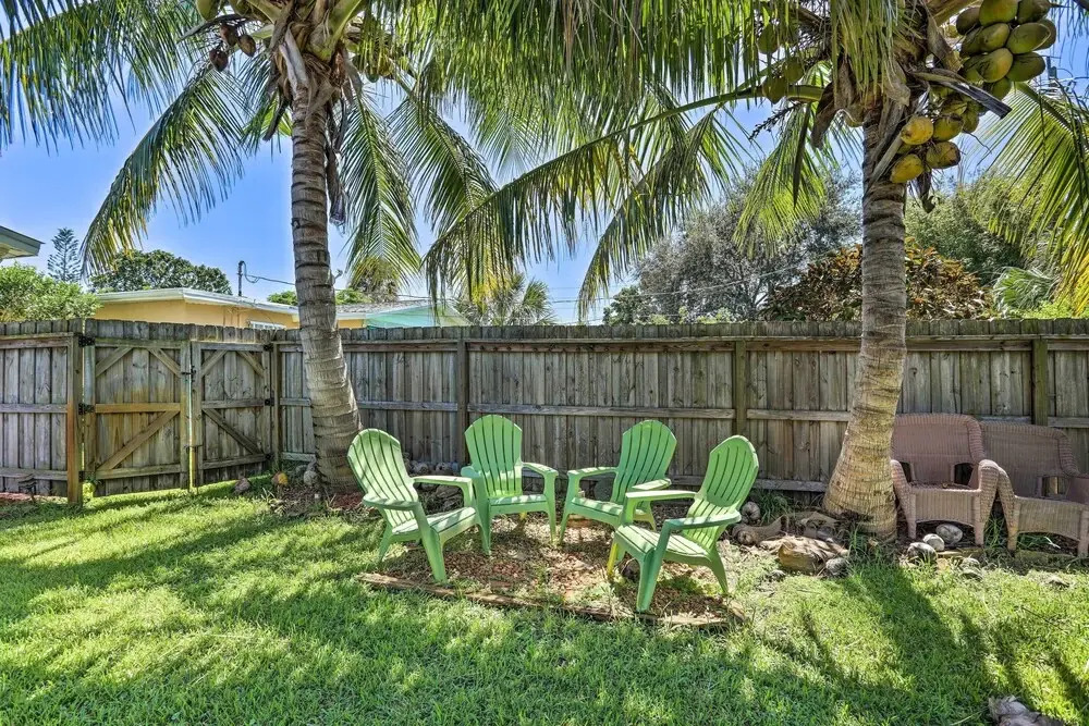 Vibrant Stuart Getaway w/ Private Hot Tub!