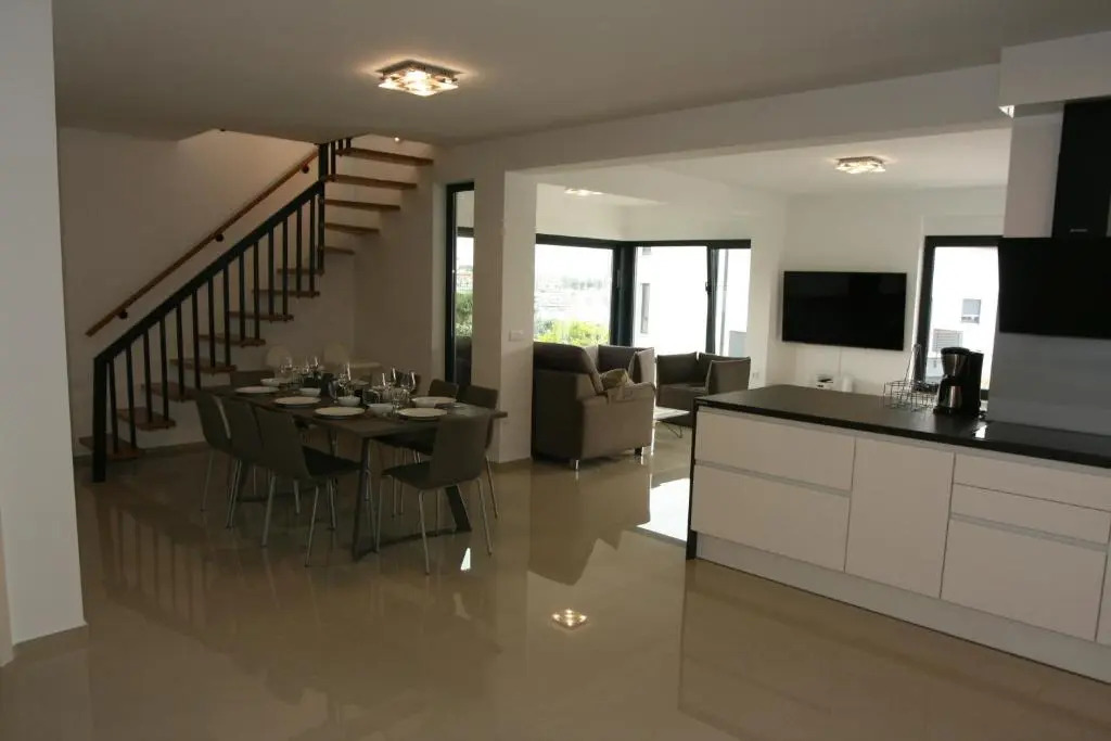 Penthouse No6