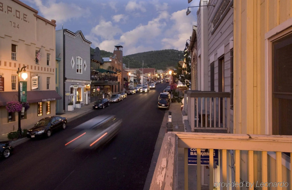 April Inn on Main