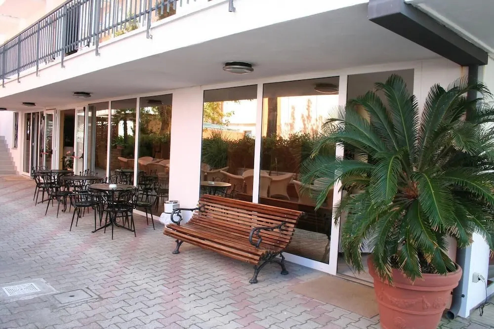Hotel B&B Montecarlo