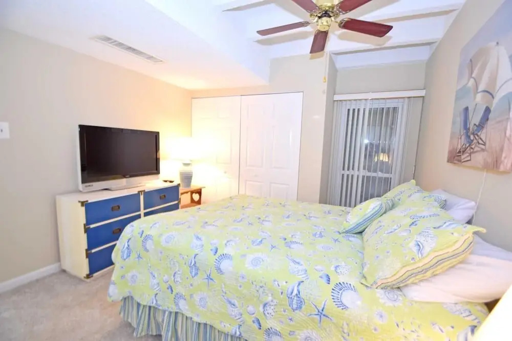 Jada 1f - Ocean City, Md 2 Bedroom Apts by RedAwning