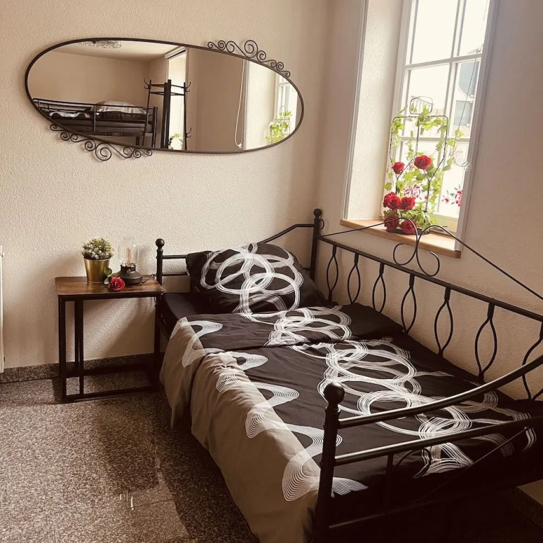 Rose Boardinghouse 24h-7d Self Check-In Automat