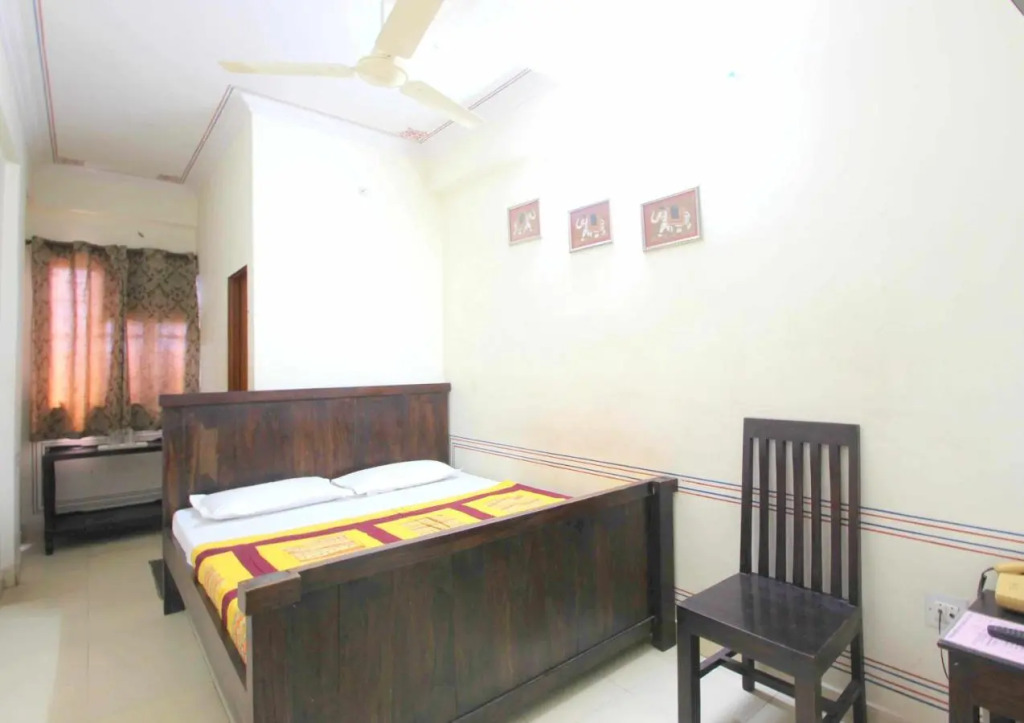 Hotel Raghuraj Palace