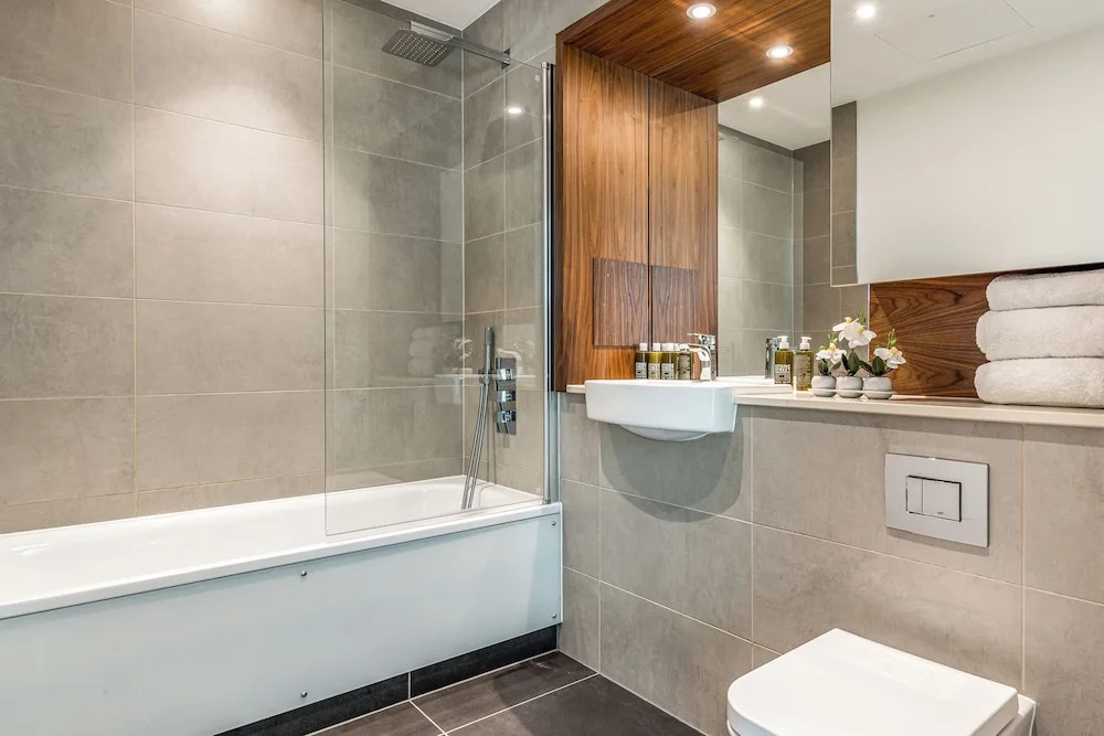 Luxury Canary Wharf Apartment with Parking