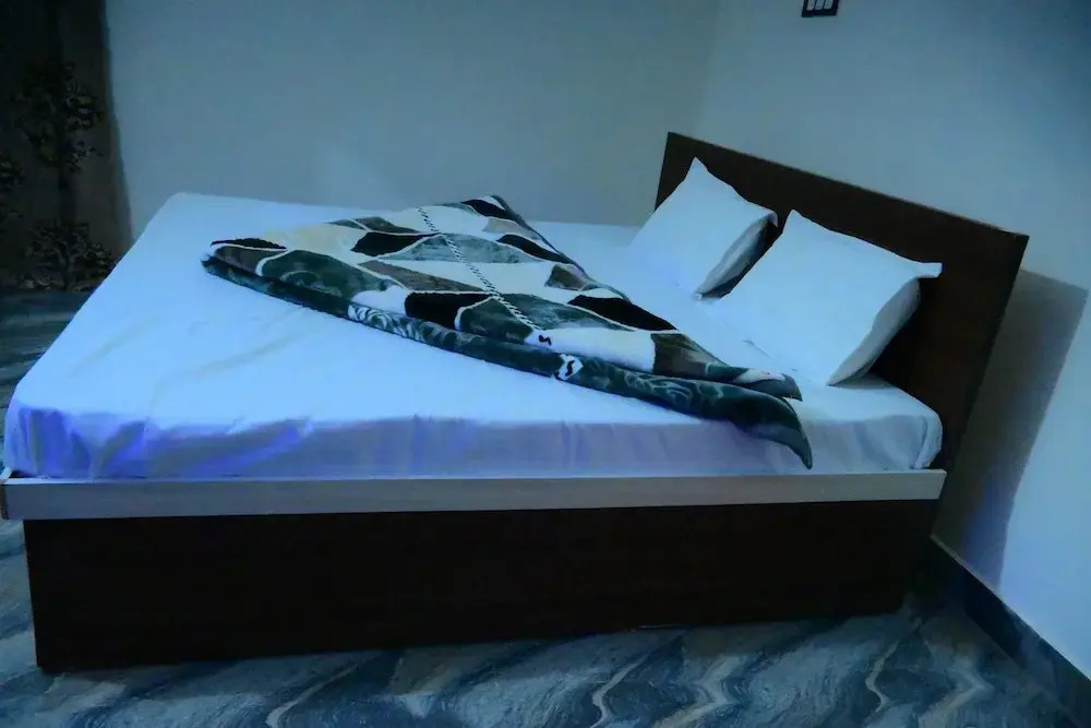 Shraddha Guest House Luxury Stay in Ayodhya