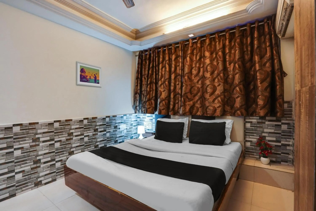 OYO 31911 Hotel Kanchan Palace