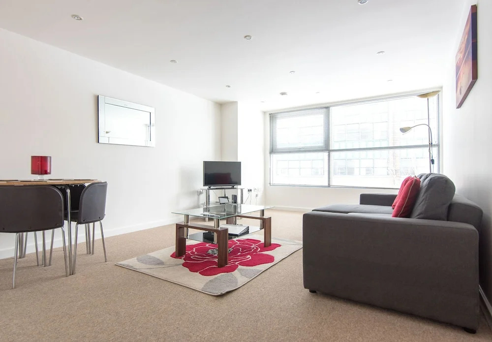 Hamilton Grace - Paramount Apartments