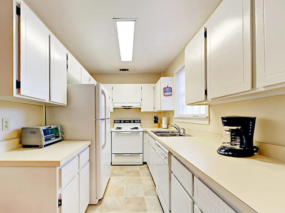 127 E Liberty Townhouse Unit A 1 Bedroom 1.5 Bathroom Townhouse