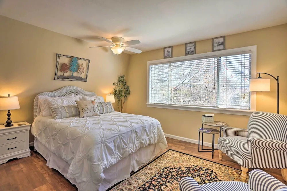 Lake Arrowhead Studio Near Hiking w/ Hot Tub
