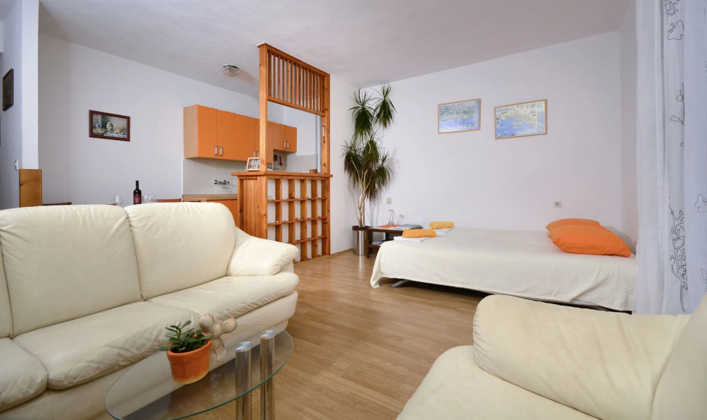 Apartment Zrine - comfortable with a balcony: A1 Makarska, Riviera Makarska