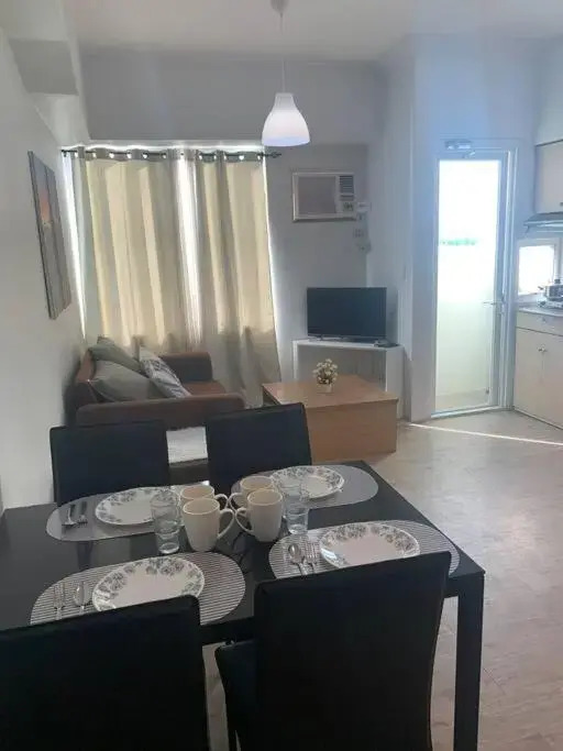 Lovely 1 Bedroom Condo with Balcony