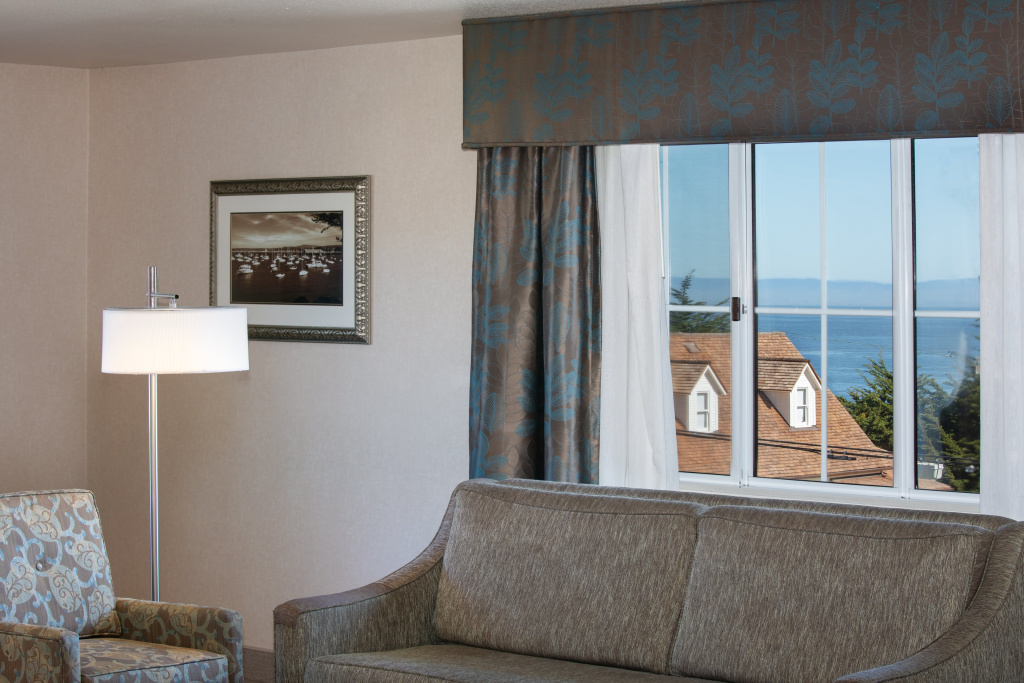 Holiday Inn Express Monterey - Cannery Row by IHG