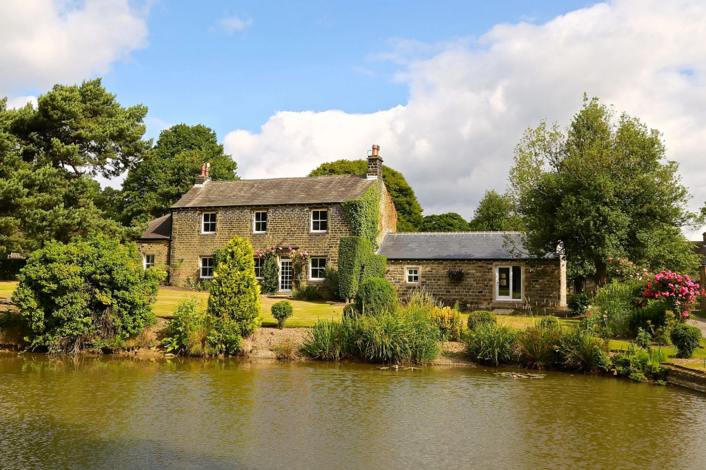 Woodsome Hall Golf Club Cottage on the Course