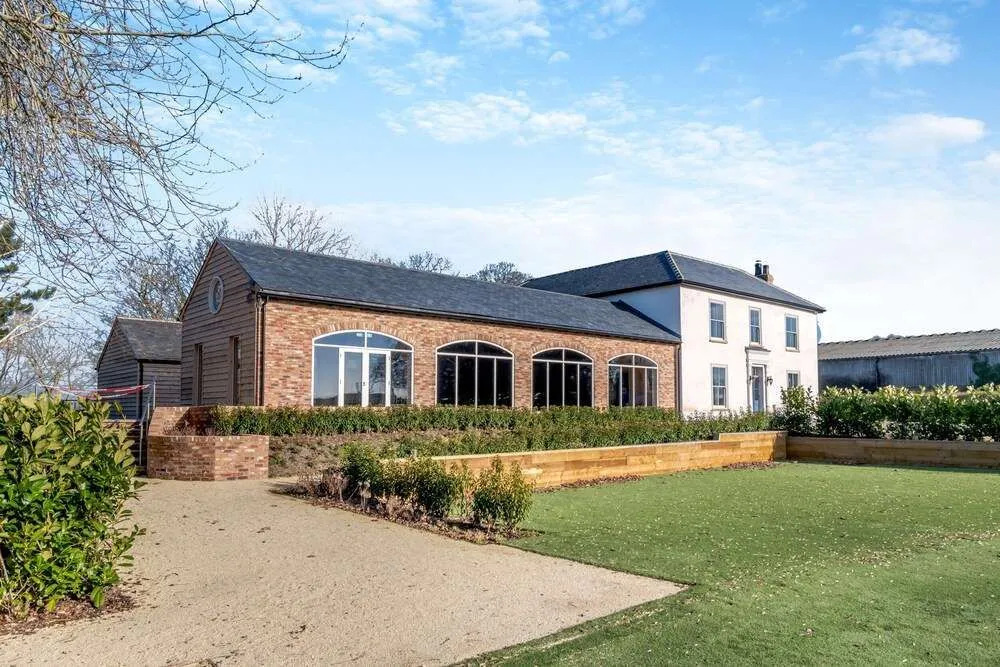 Carlton Manor