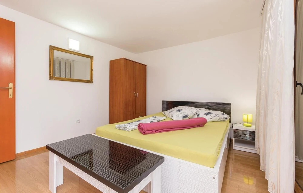 Four-Bedroom Holiday Home In Pakostane