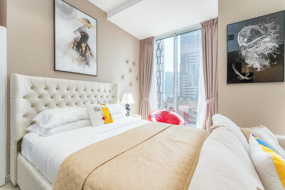 Cayan Tower - The Artist Studio