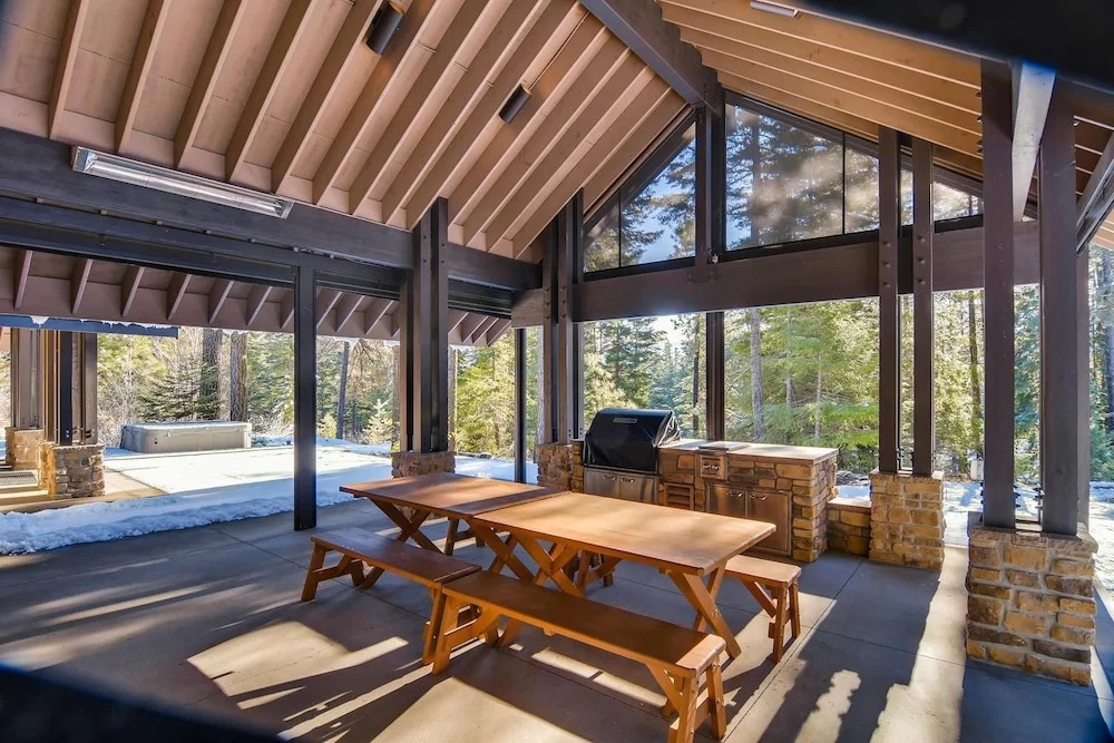 Pine Ridge Estate