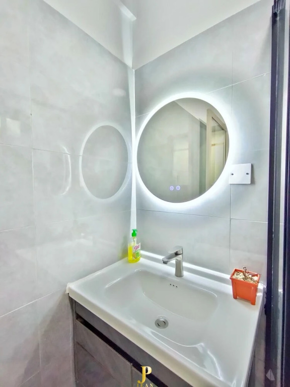Lux Suites Heartland Business Apartments
