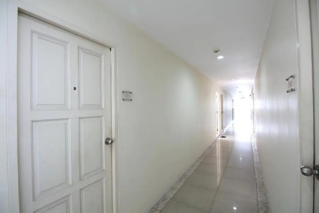 Mee sook Hotel and Residence