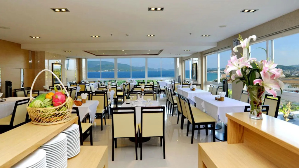 Dendro beachfront Hotel