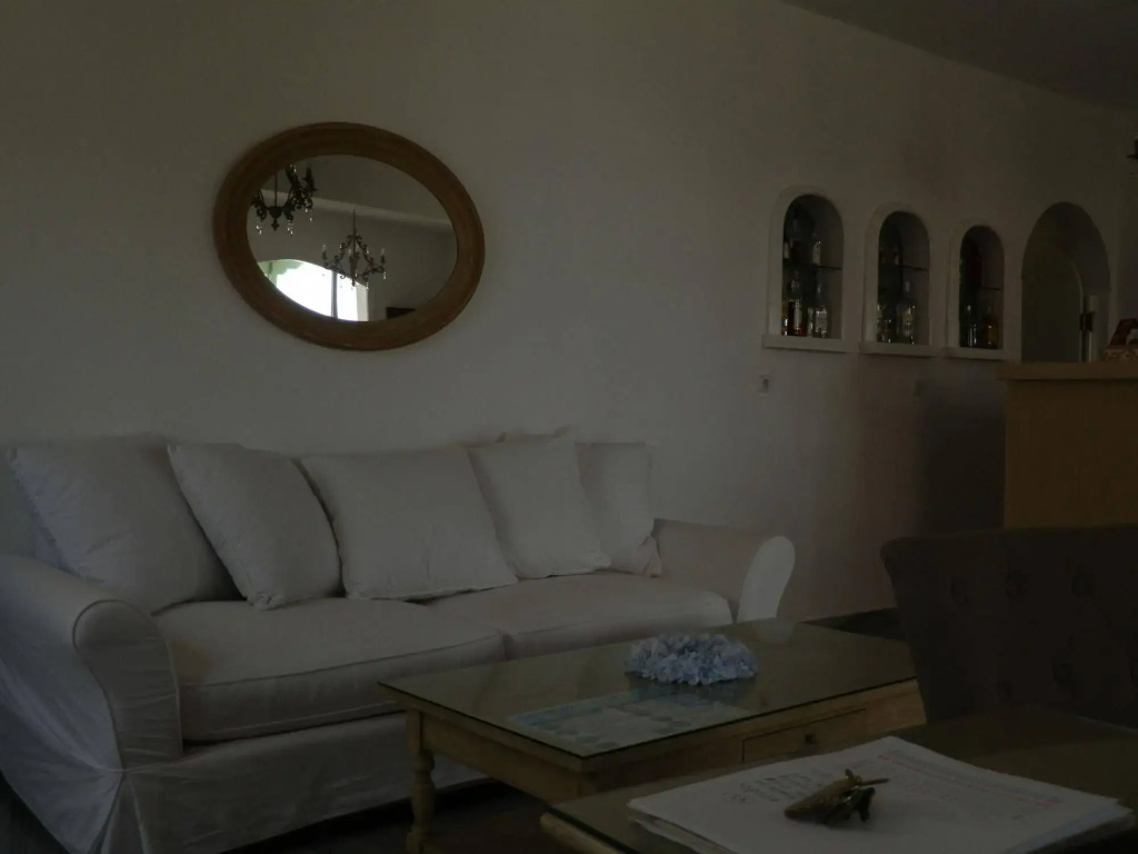 Adonis Hotel Studios & Apartments