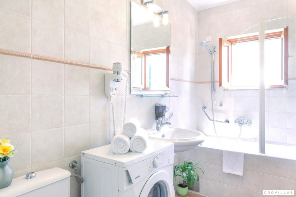 Mare III in Hvar with 4 bedrooms and 1 bathrooms