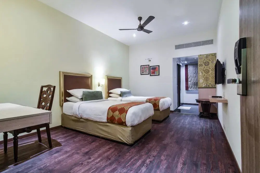 Hotel Grand Sabarees
