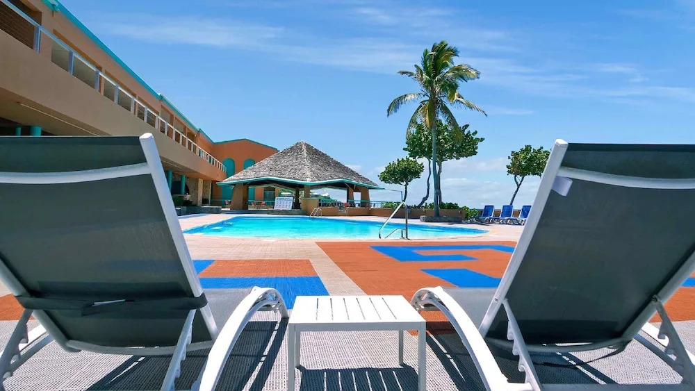 Grapetree Bay Hotel and Villas