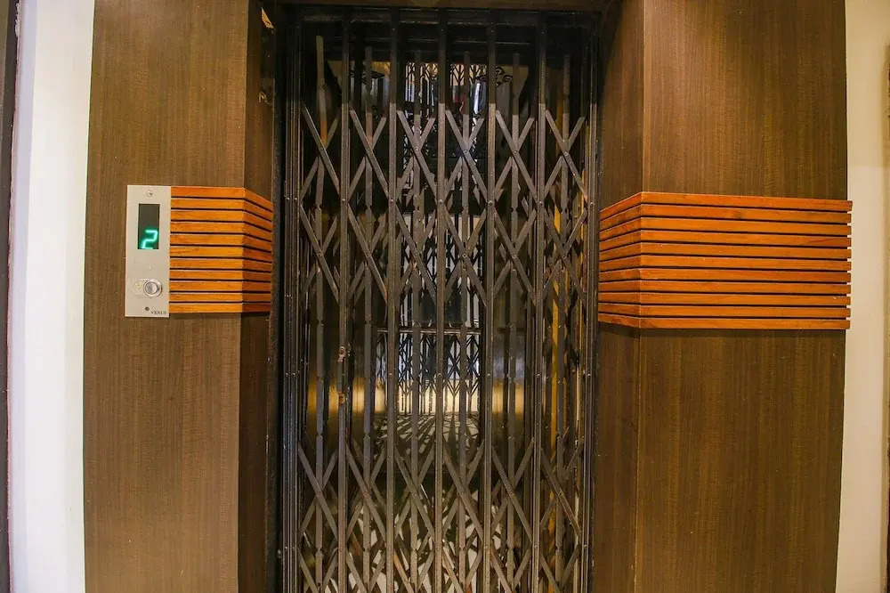 FabHotel Royal Palace II