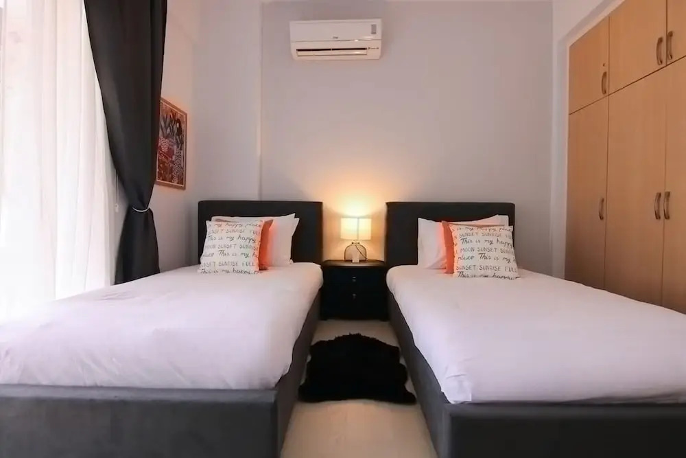 Queens Garden Residence Staycom