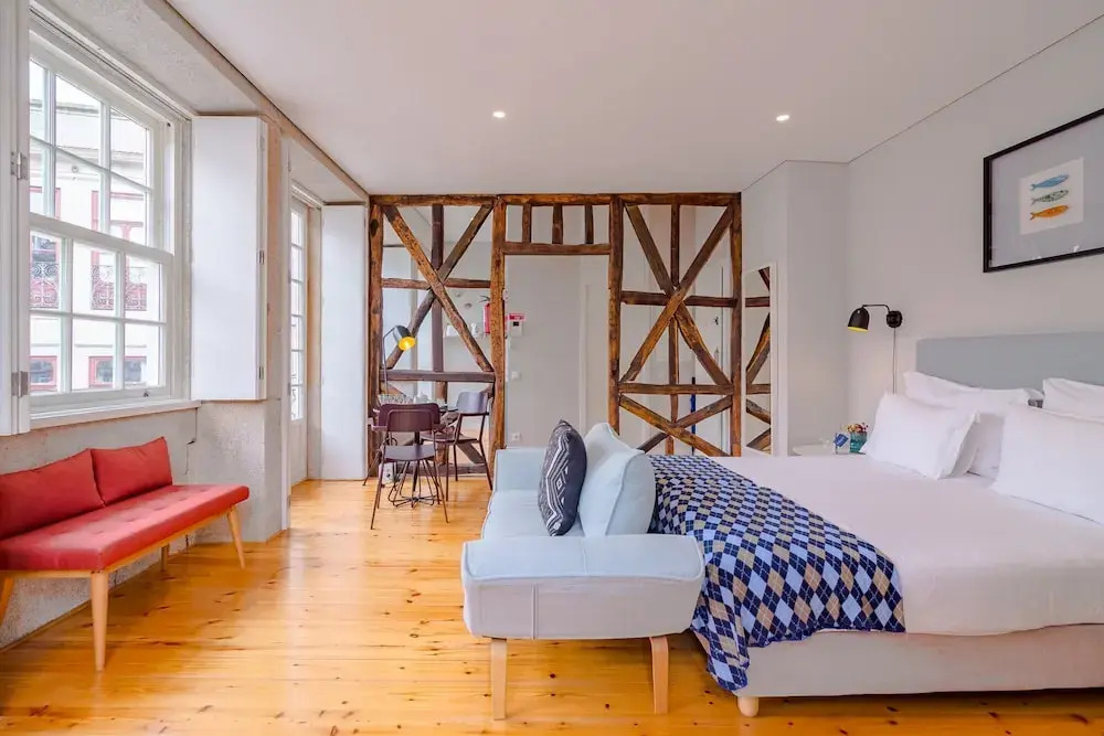Pretty Apartment With Modern Comforts