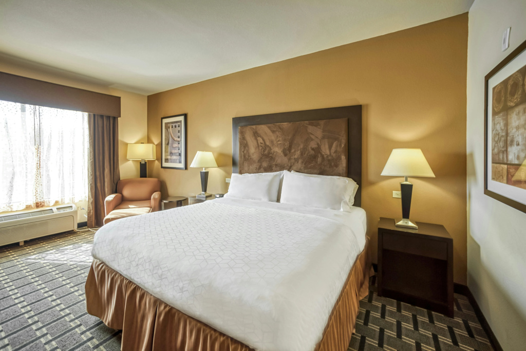 Holiday Inn Express and Suites Beeville by IHG