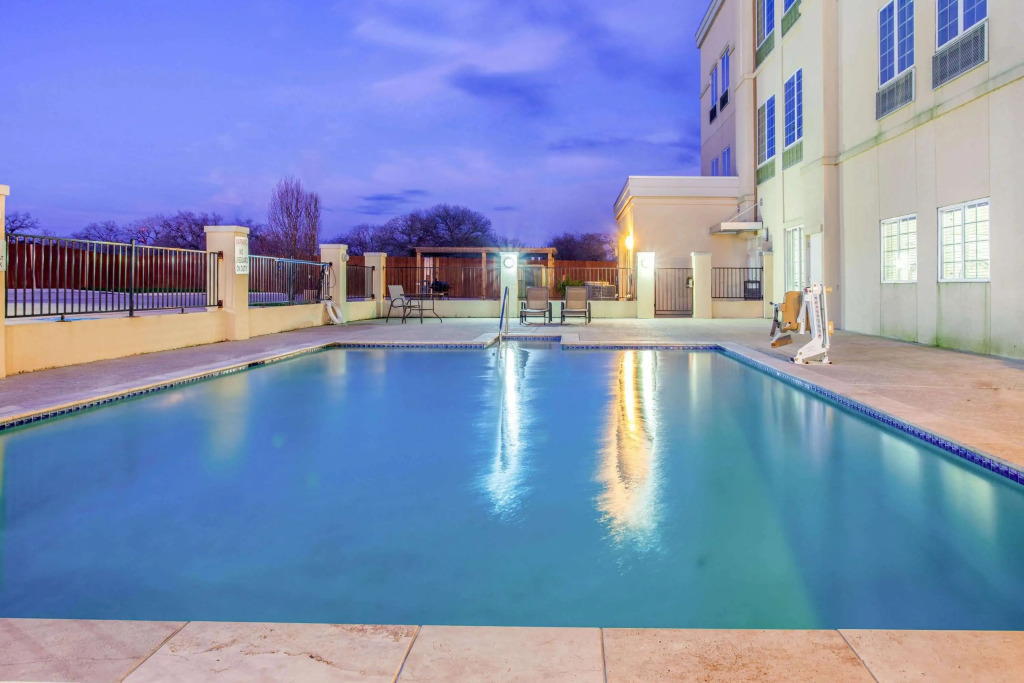 La Quinta Inn & Suites by Wyndham Luling